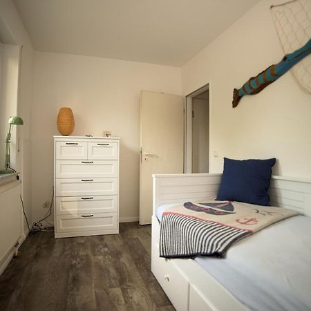 Schoene Ferienwohnung Breege Exterior photo